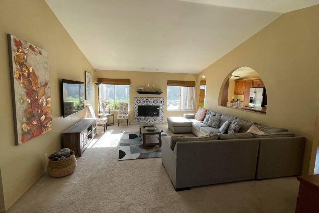 New Desert Oasis!! 3 Bedrooms, 1 Studio, 2 1/2 Bathrooms, Pool, And Gorgeous Backyard!! Palm Desert