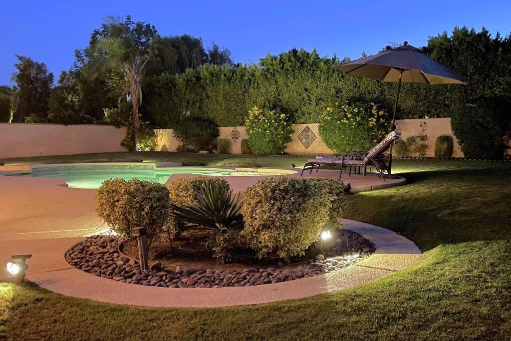 Holiday home New Desert Oasis!! 3 Bedrooms, 1 Studio, 2 1/2 Bathrooms, Pool, And Gorgeous Backyard!!