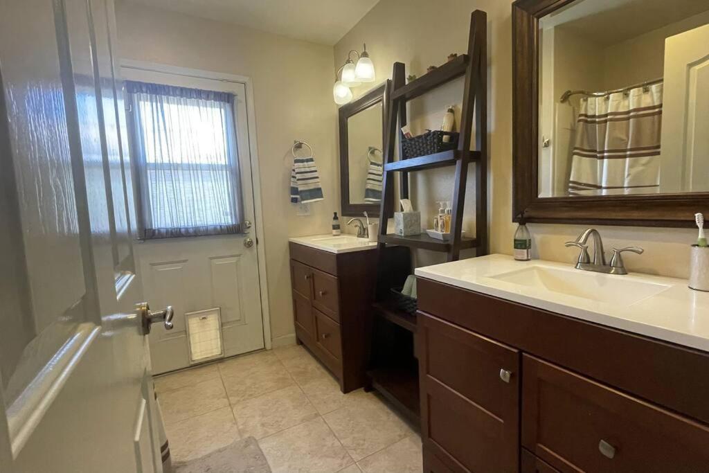 New Desert Oasis!! 3 Bedrooms, 1 Studio, 2 1/2 Bathrooms, Pool, And Gorgeous Backyard!! *