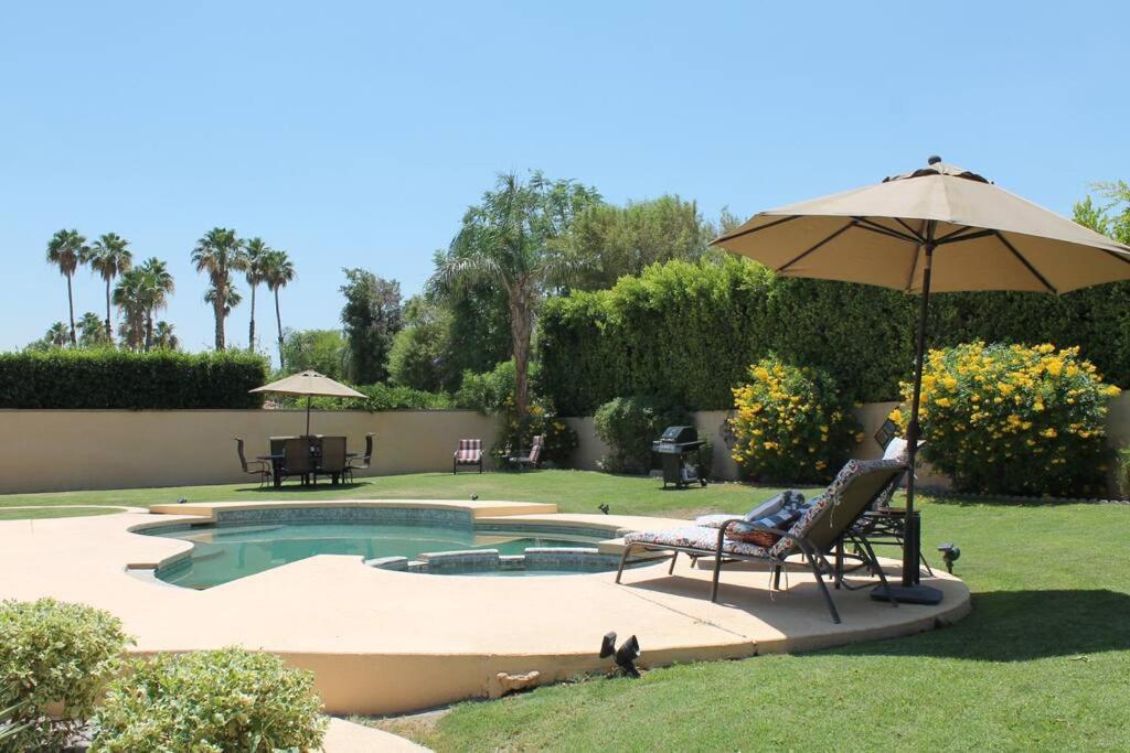 Holiday home New Desert Oasis!! 3 Bedrooms, 1 Studio, 2 1/2 Bathrooms, Pool, And Gorgeous Backyard!! *