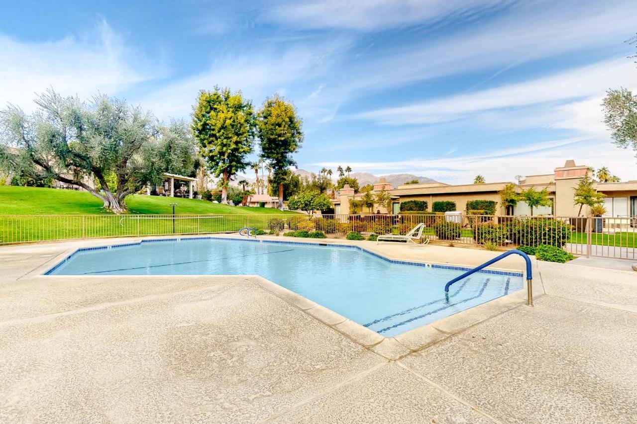 Rolling Knoll Charm Apartment Palm Desert