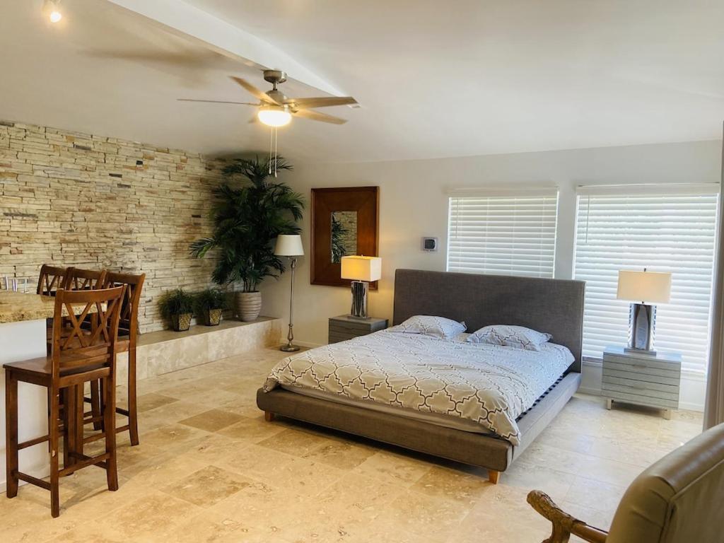 Holiday home Spectacular Luxury 3000 Square Ft House On 1/3 Of Acre *