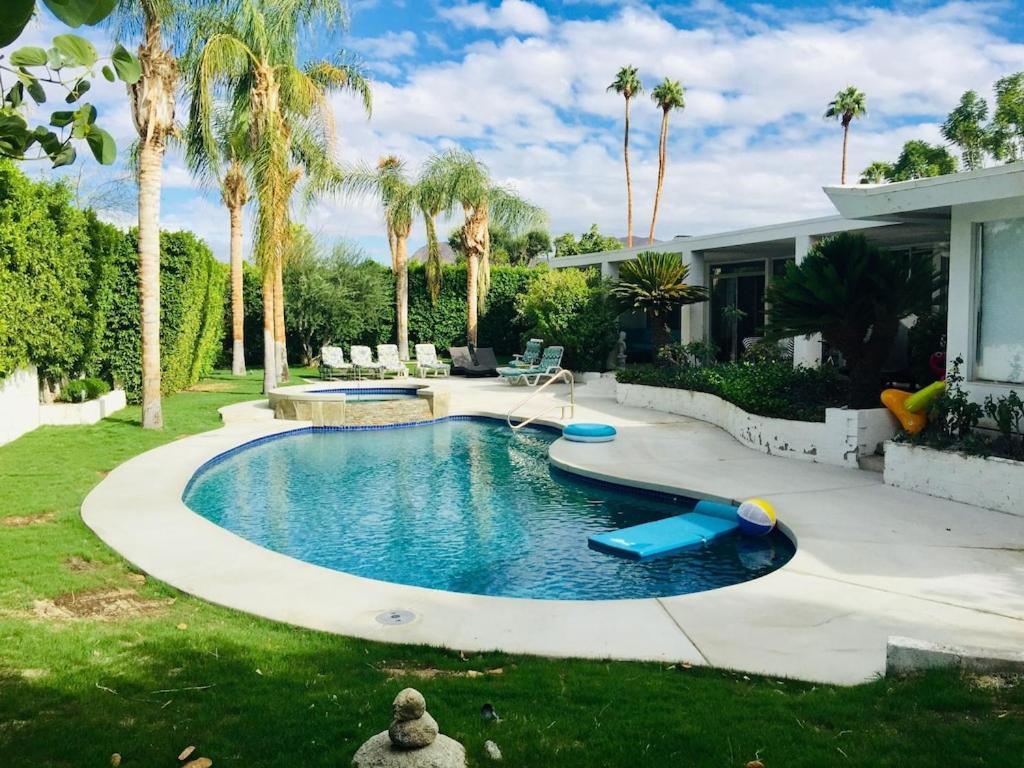 Spectacular Luxury 3000 Square Ft House On 1/3 Of Acre Holiday home *