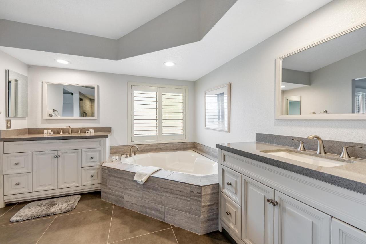 Royale Retreat Permit# Str2022-0239 * Palm Desert