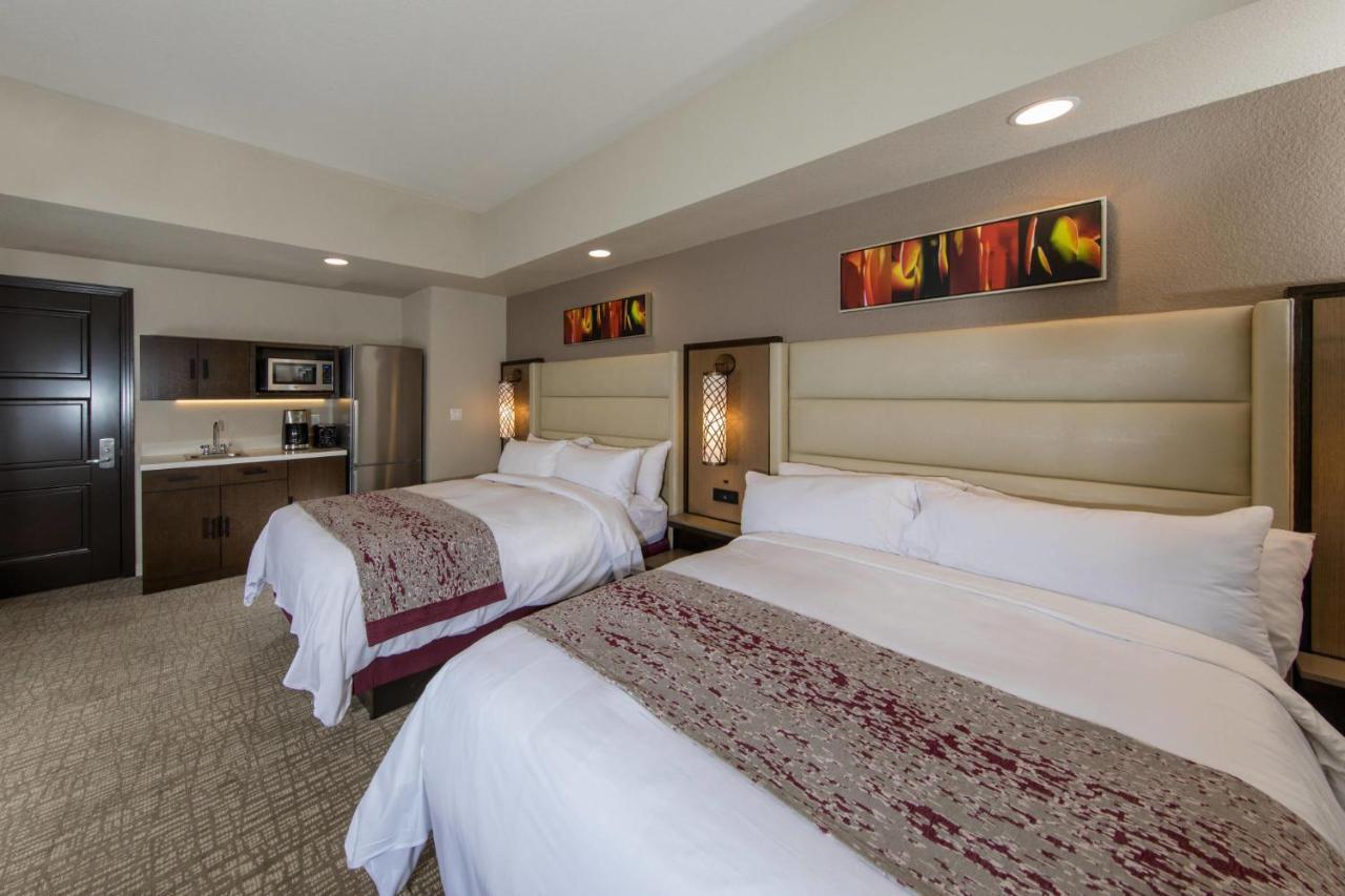 Resort Desert Springs I *