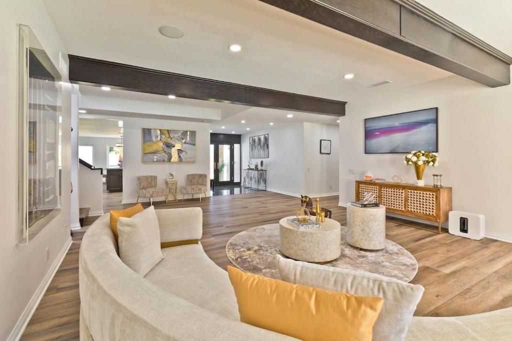 Big Horn Desert Estate Luxury Smarthome - Amazing Pool & Game Room!