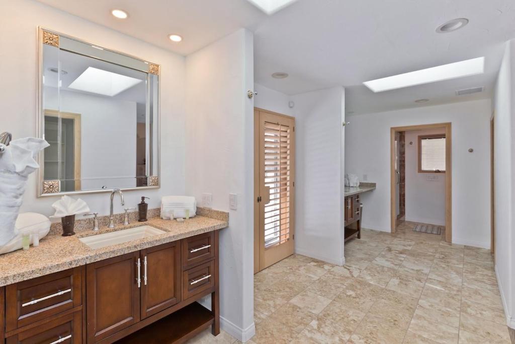 Big Horn Desert Estate Luxury Smarthome - Amazing Pool & Game Room! Villa *
