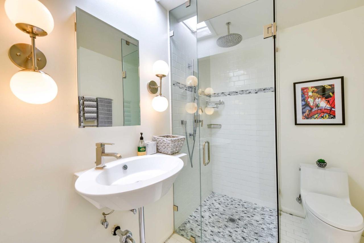Modern Vacation Near El Paseo!