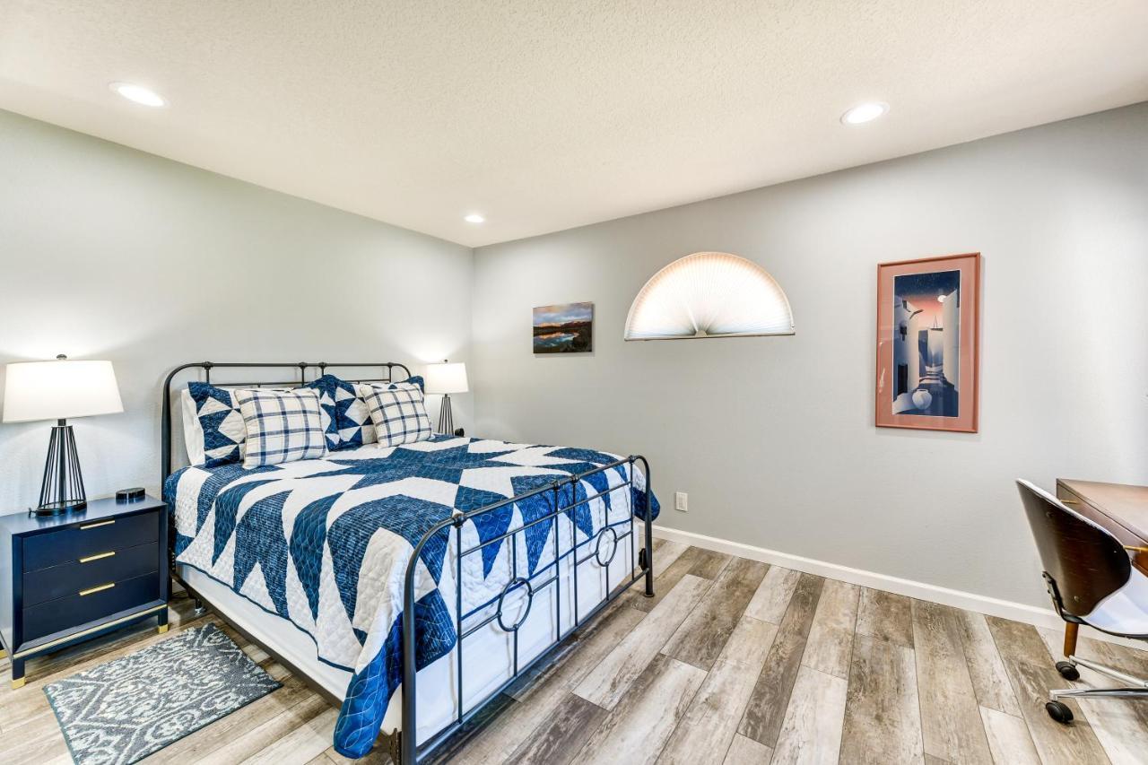 Newly Renovated Community Pool! Apartment *