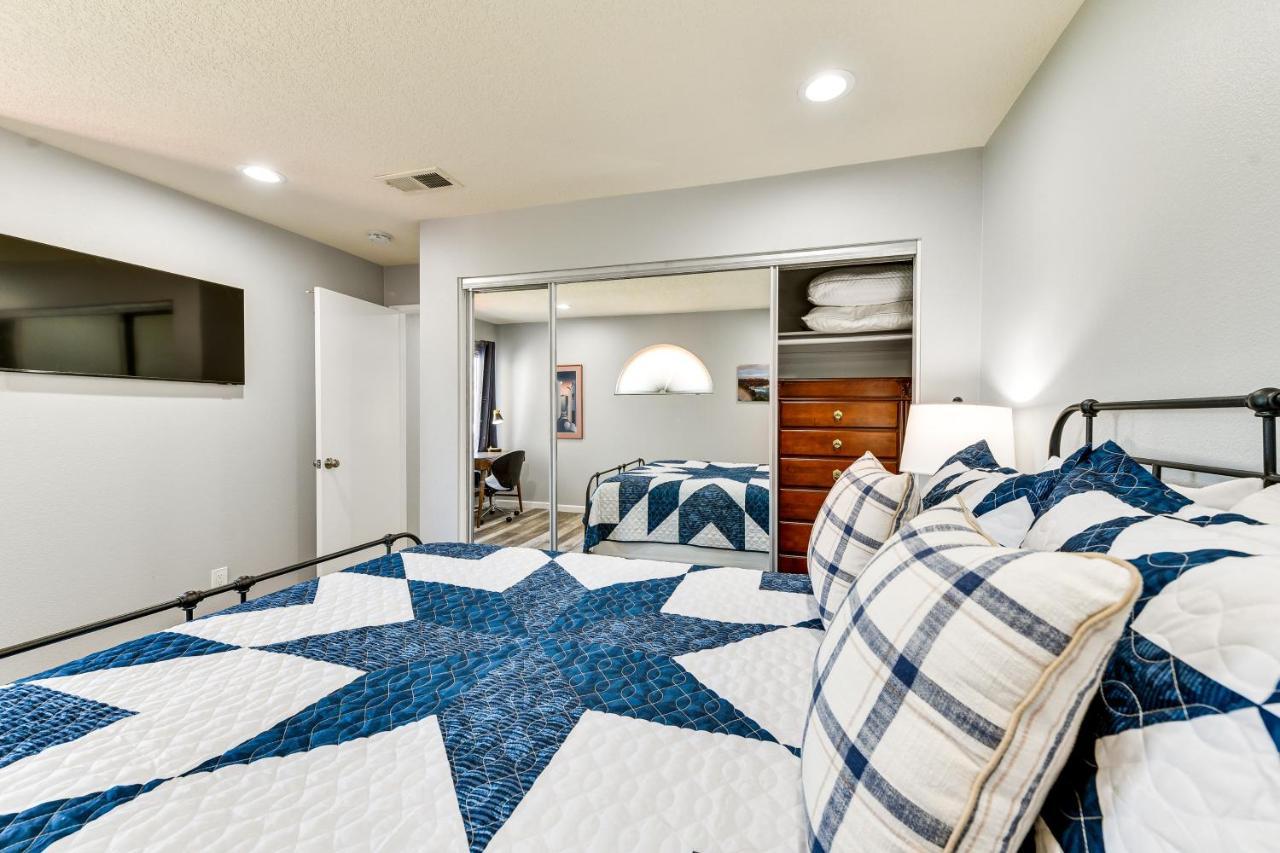 Apartment Newly Renovated Community Pool! *