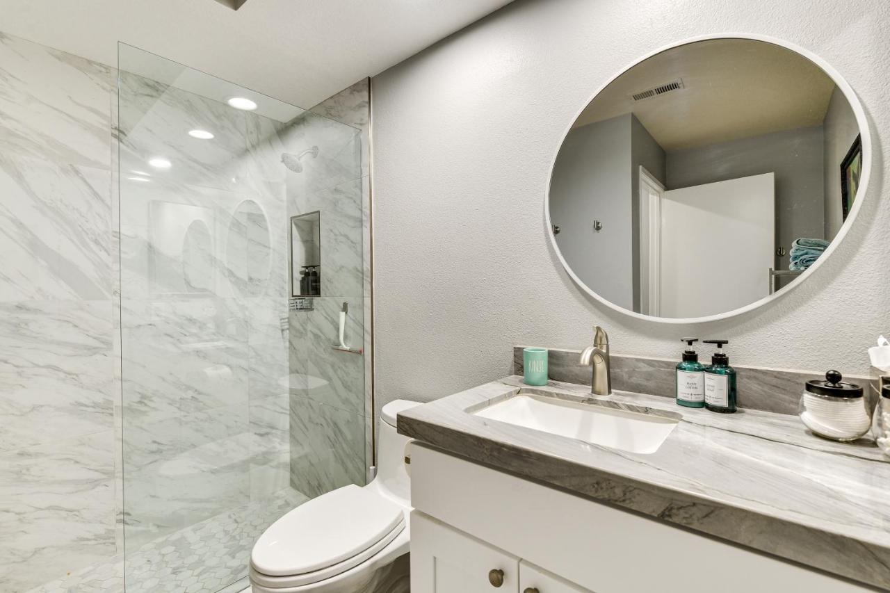 Newly Renovated Community Pool! Apartment Palm Desert