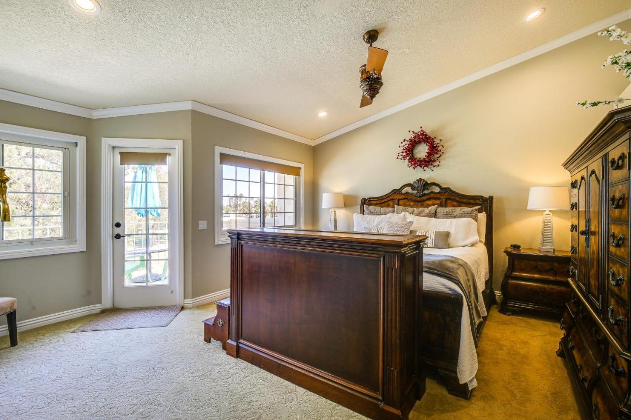 Townhome With Pool Access And Golf Course! Holiday home