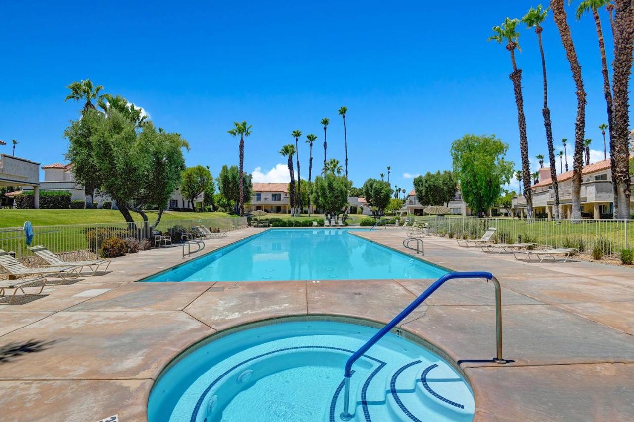 Dl882 - Desert Falls Poolside Escape