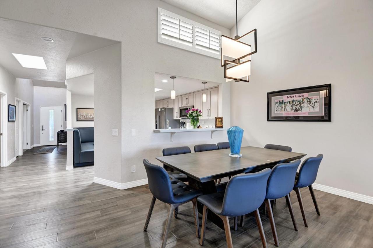 V5002 - Palm Valley Cc Modern Gem Holiday home *