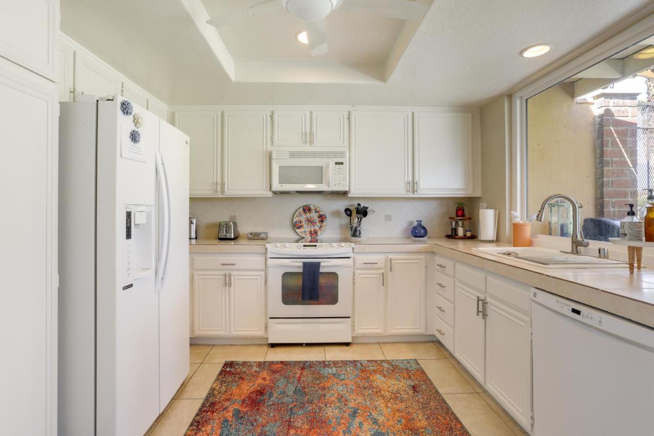Apartment With Golf Course And Pool Access! Palm Desert