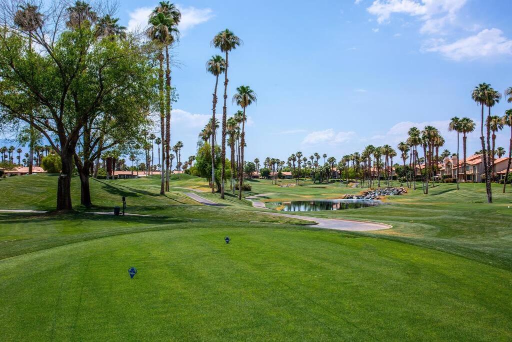 Sunny Escape On Golf Course *