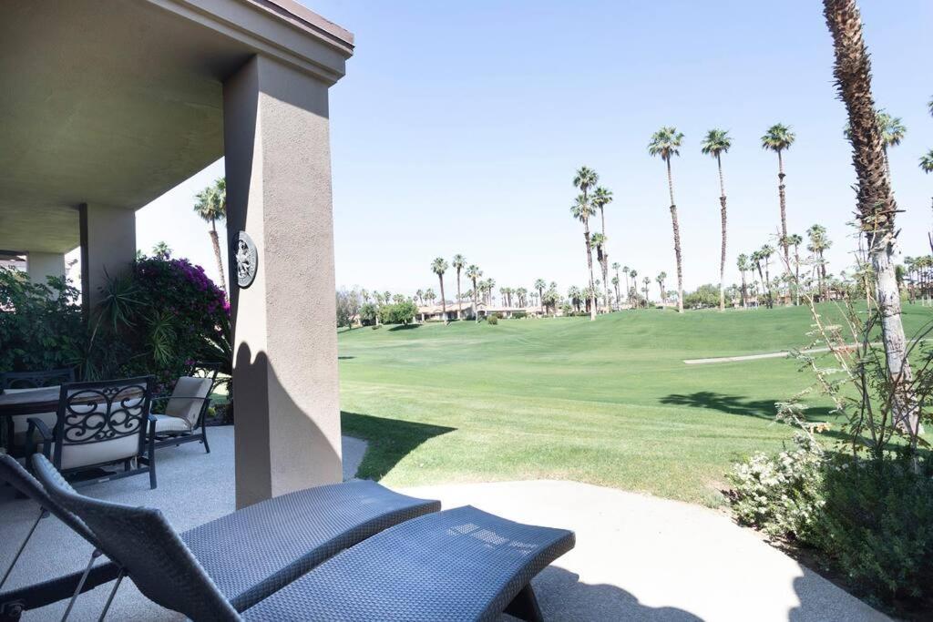 Sunny Escape On Golf Course Holiday home