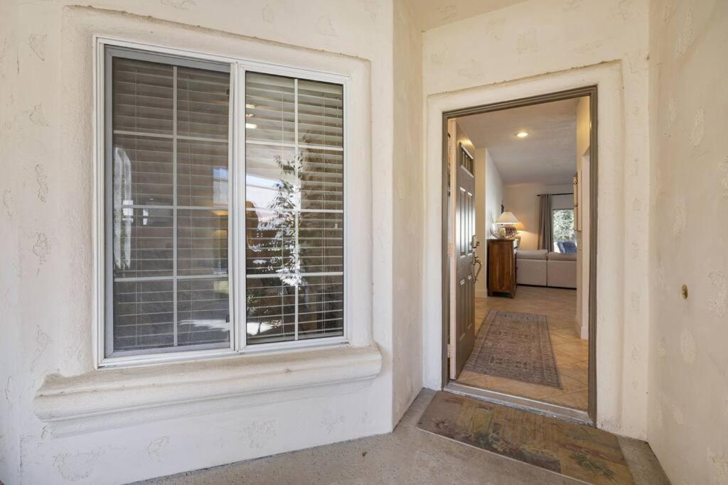 Sweet W/ Amenities Palm Desert