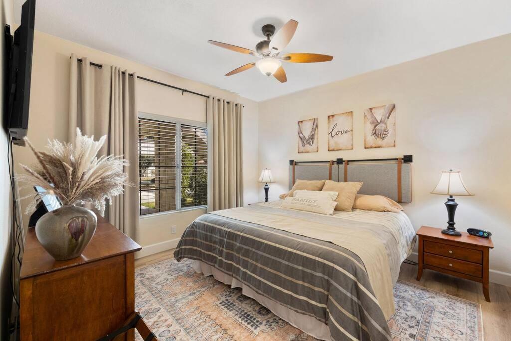 Sweet W/ Amenities Apartment Palm Desert