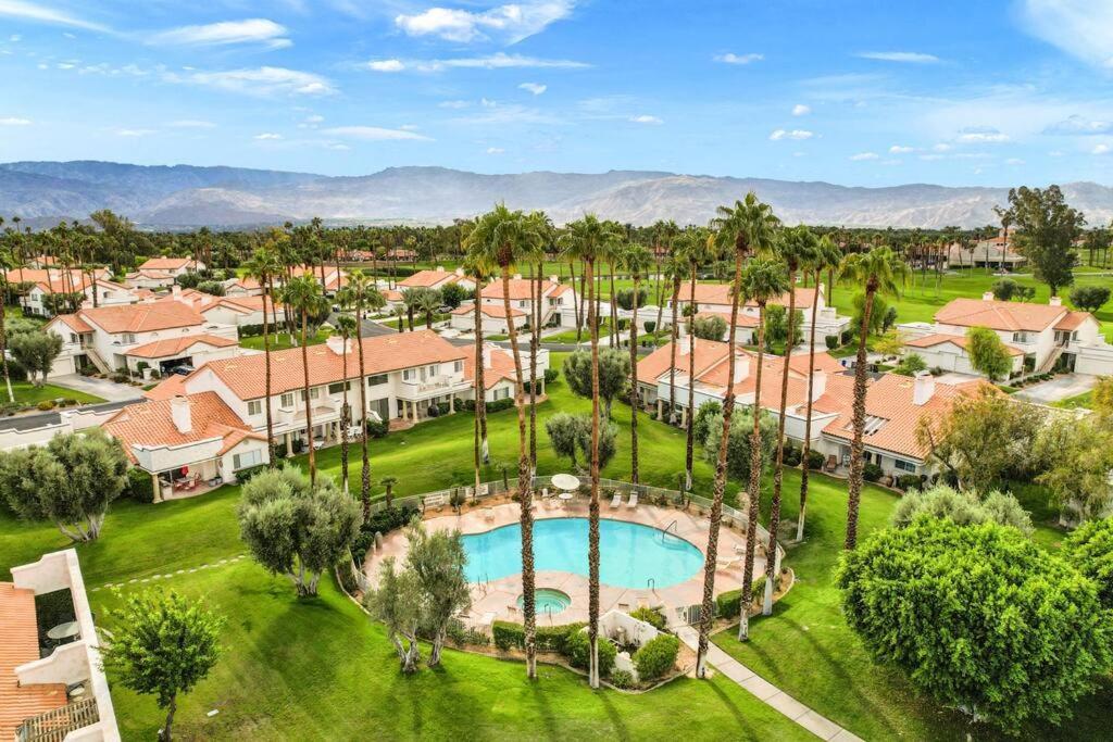 Desert Falls Diamond - Pool, Spa, Golf, Views!