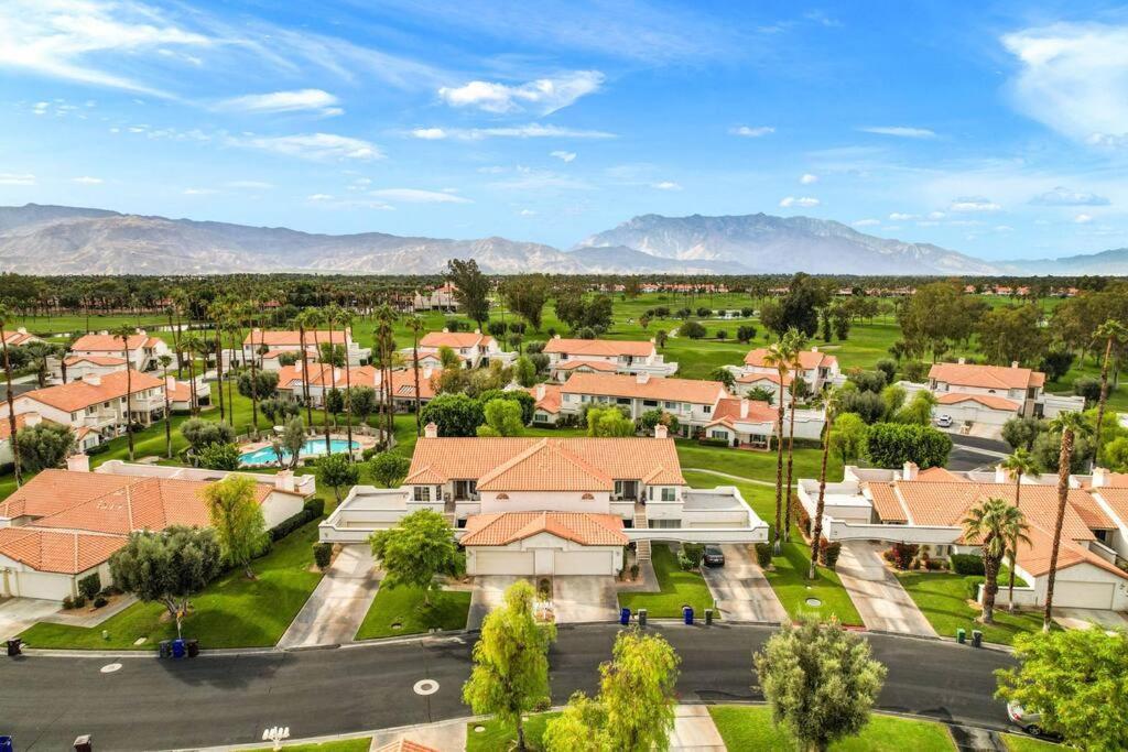 Desert Falls Diamond - Pool, Spa, Golf, Views! Apartment