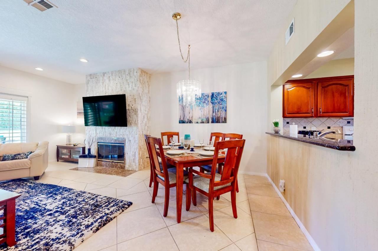 Desert Falls In Apartment *