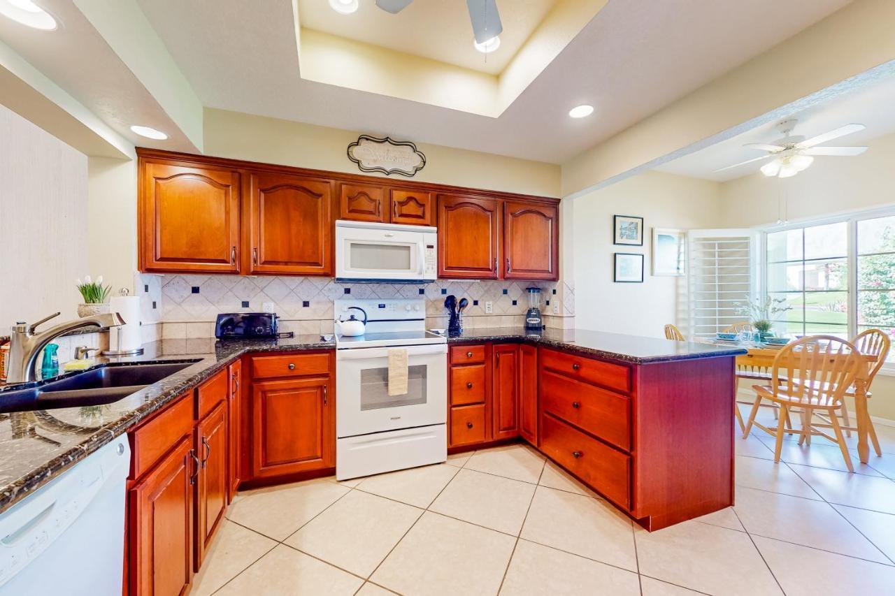 Apartment Desert Falls In *