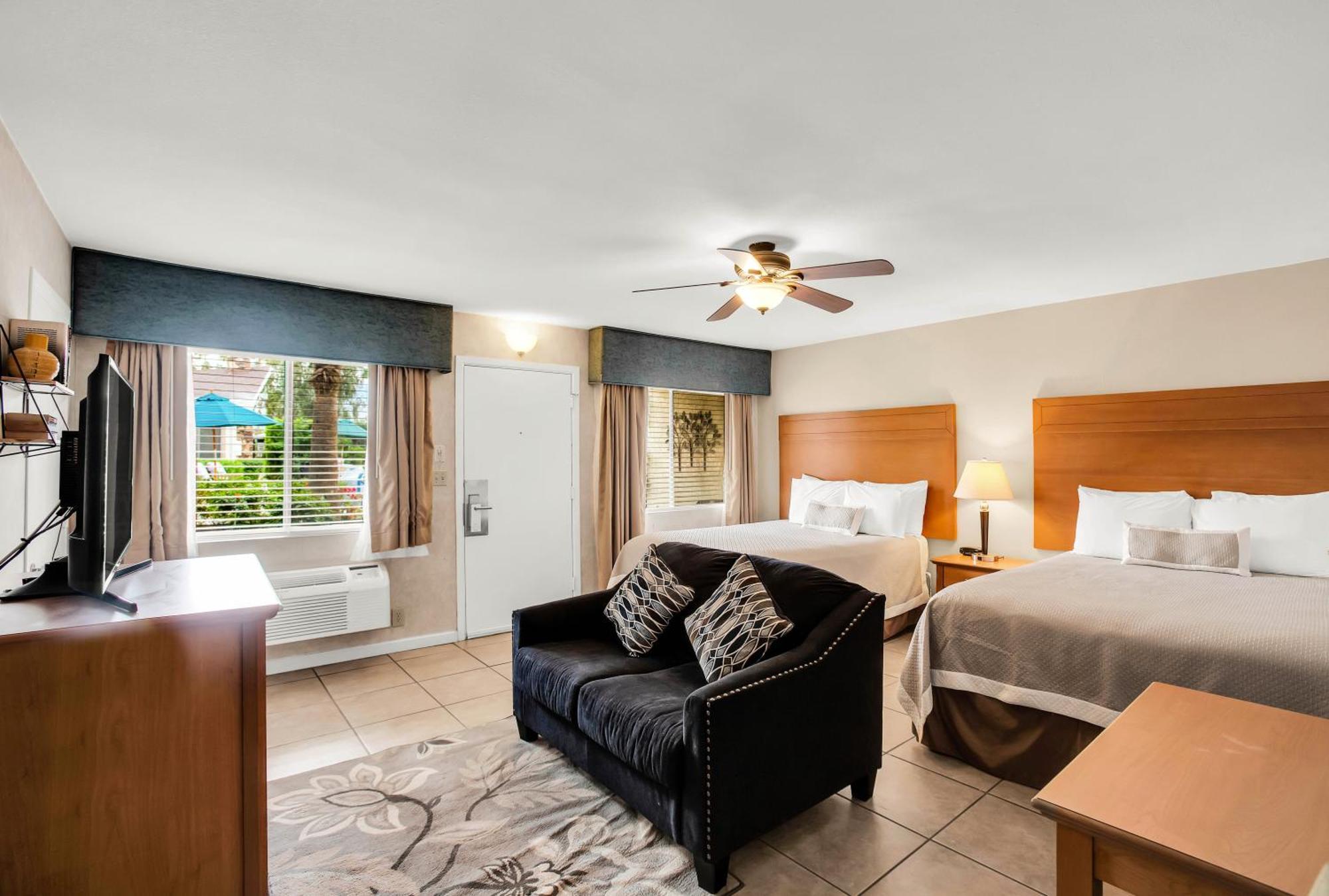The At Deep Canyon 3*