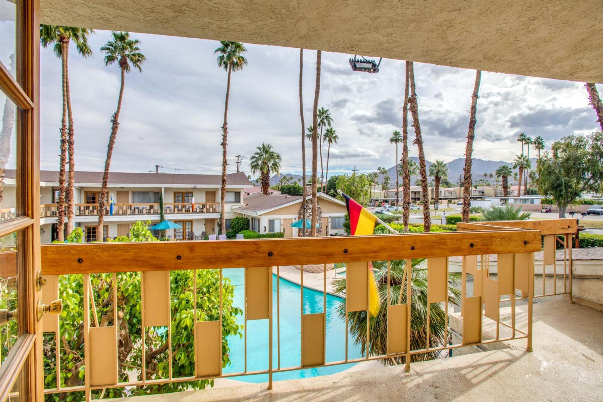 The At Deep Canyon Palm Desert