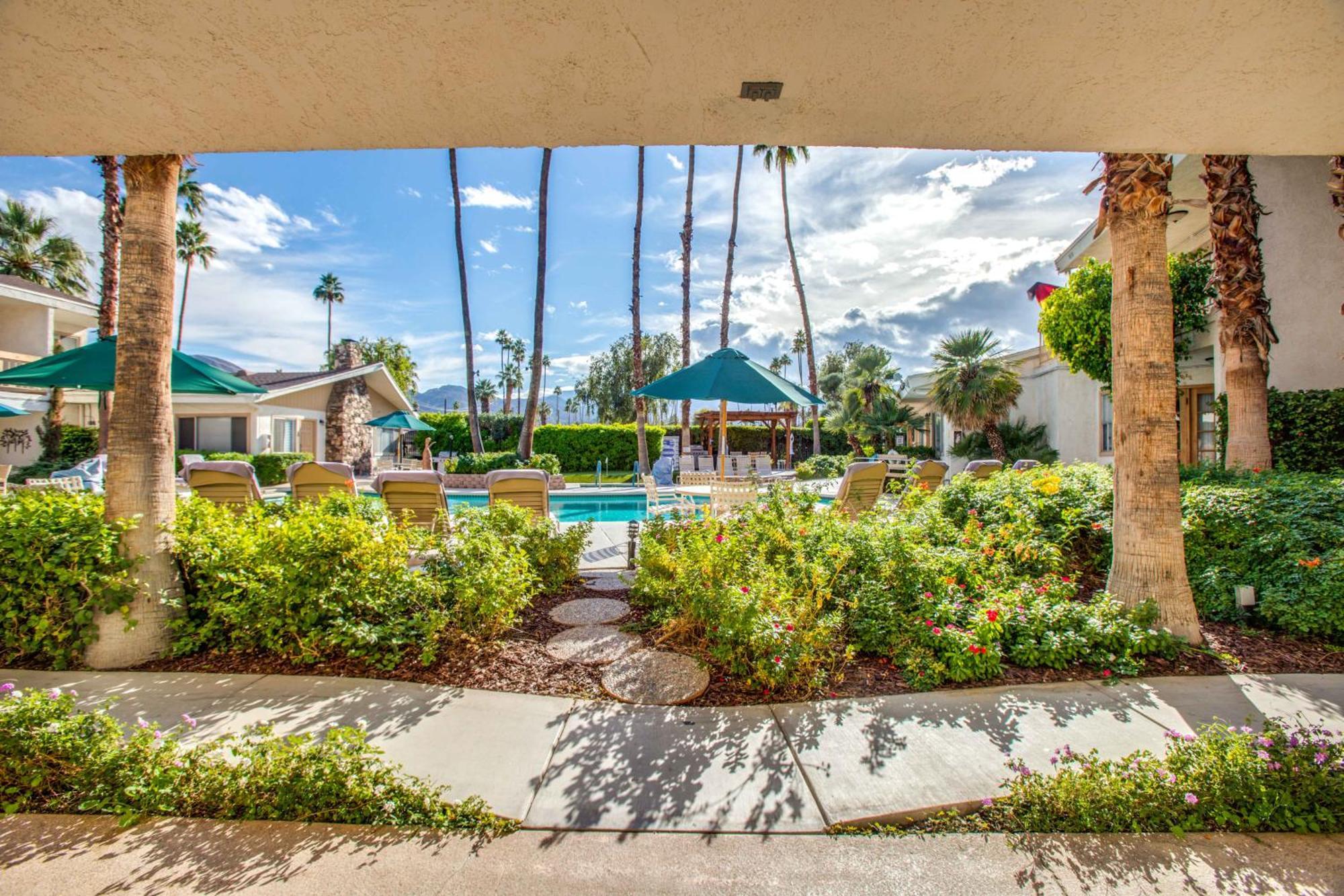 The At Deep Canyon Palm Desert