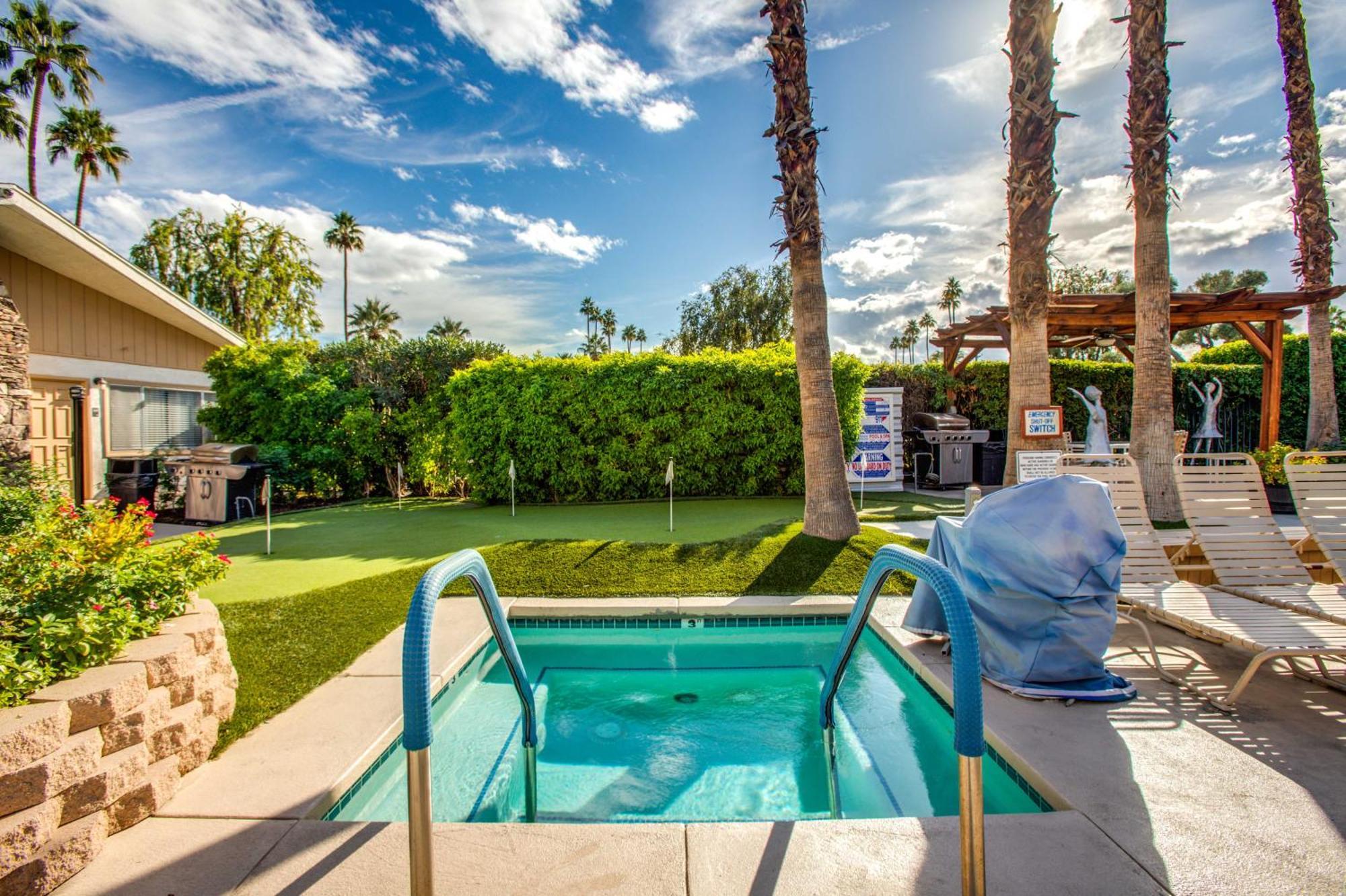The At Deep Canyon 3*