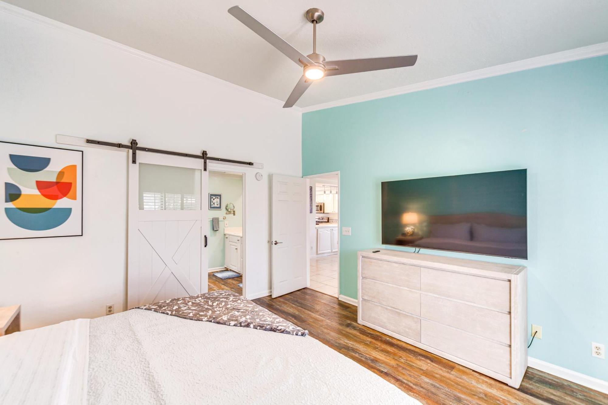 With Pool Access - Near Golfing! Apartment *