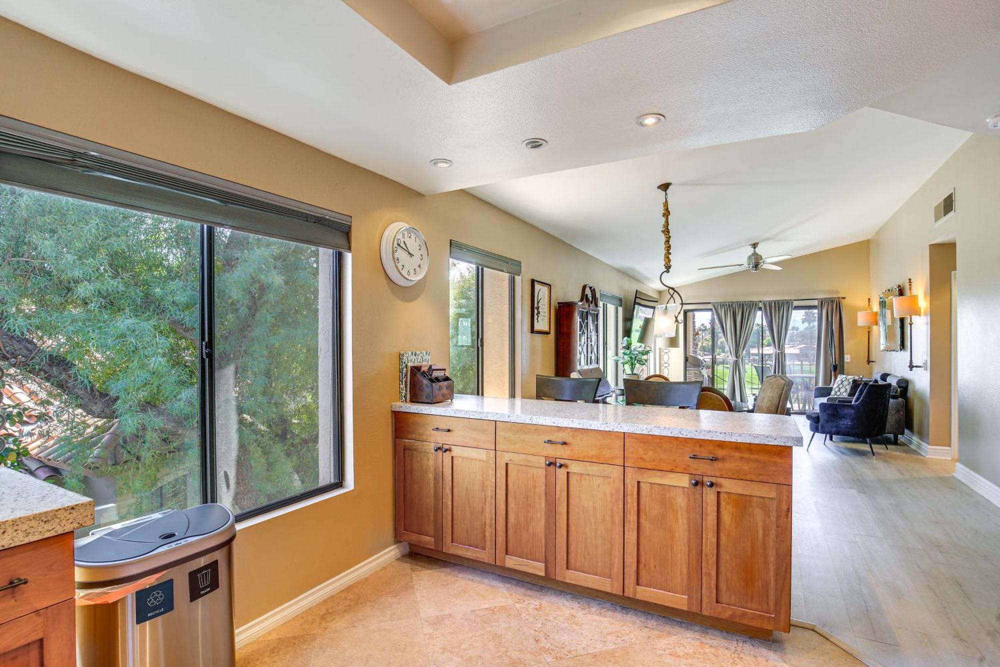 With Amenities! Apartment Palm Desert