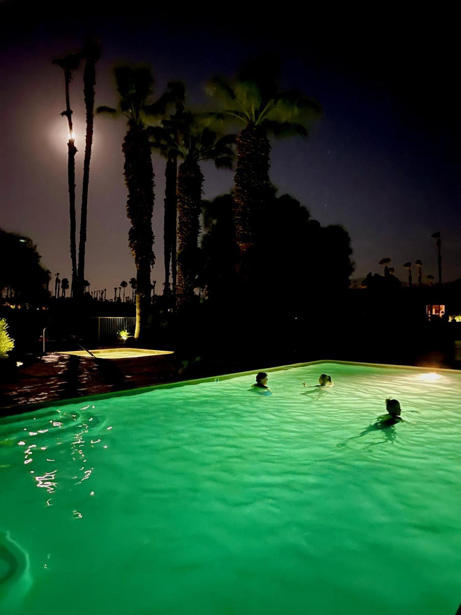 The View! Palm Desert Country Club Villa Apartment