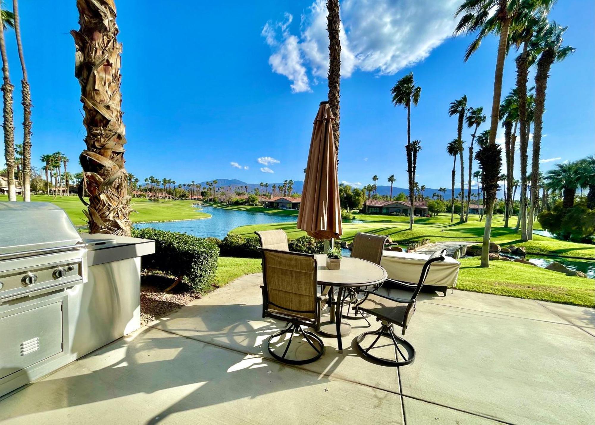 The View! Palm Desert Country Club Villa *