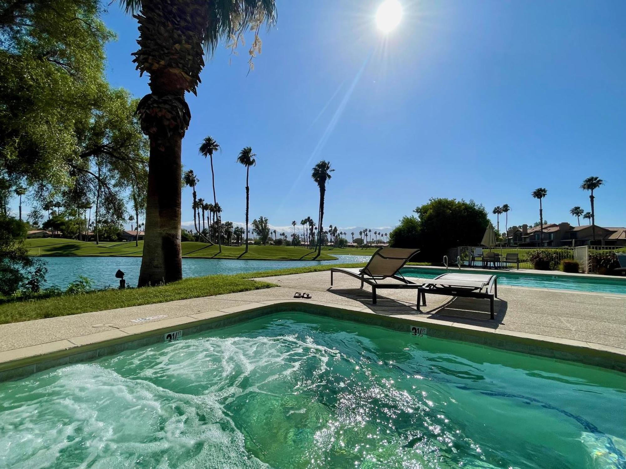 The View! Palm Desert Country Club Villa Apartment *