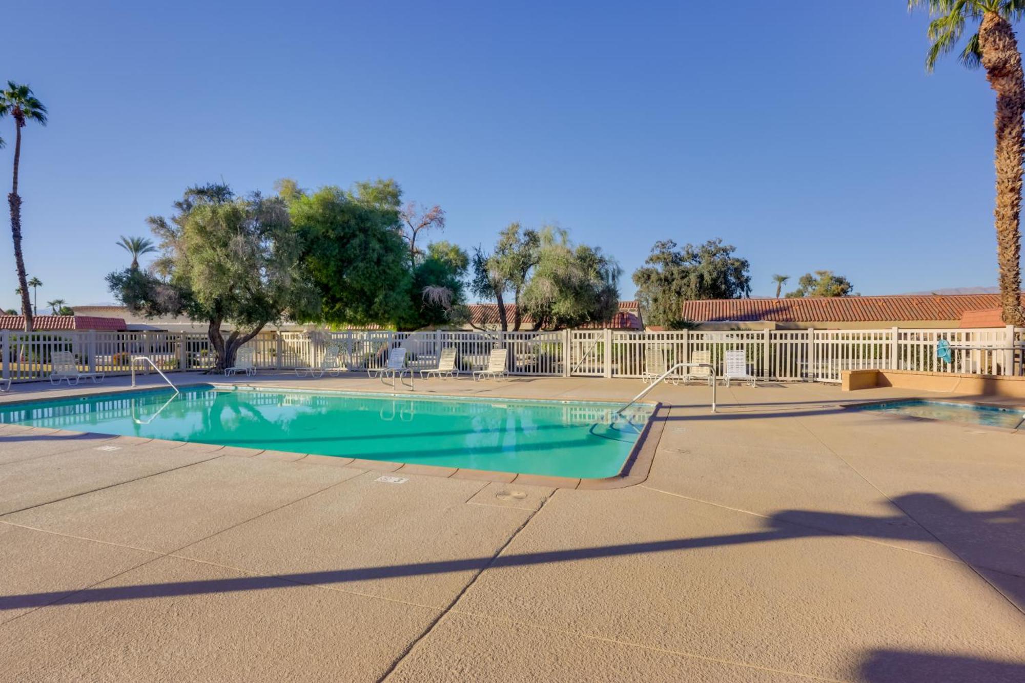 Pet-friendly Retreat Golf Course View