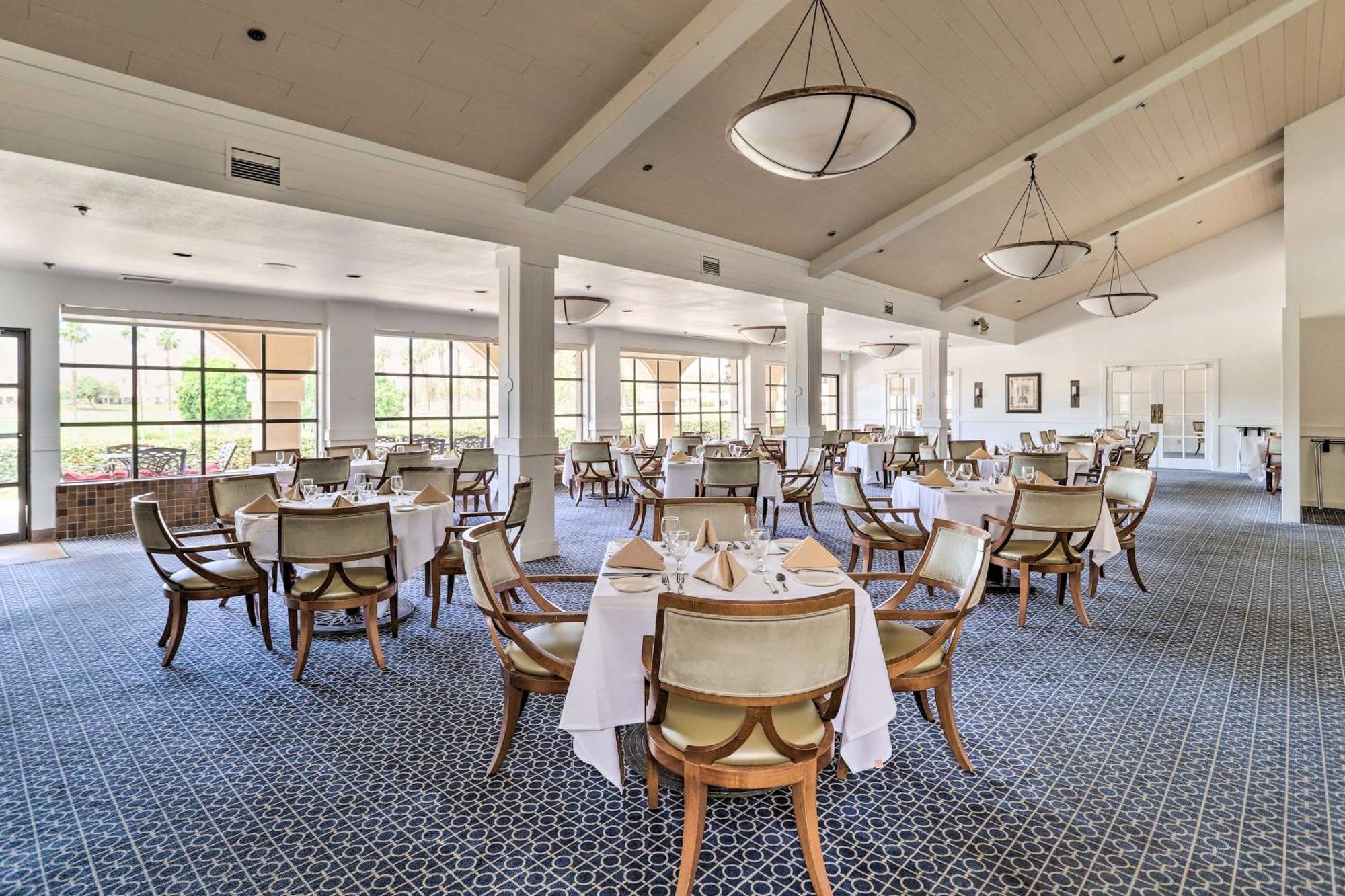 Pet-friendly Retreat Golf Course View