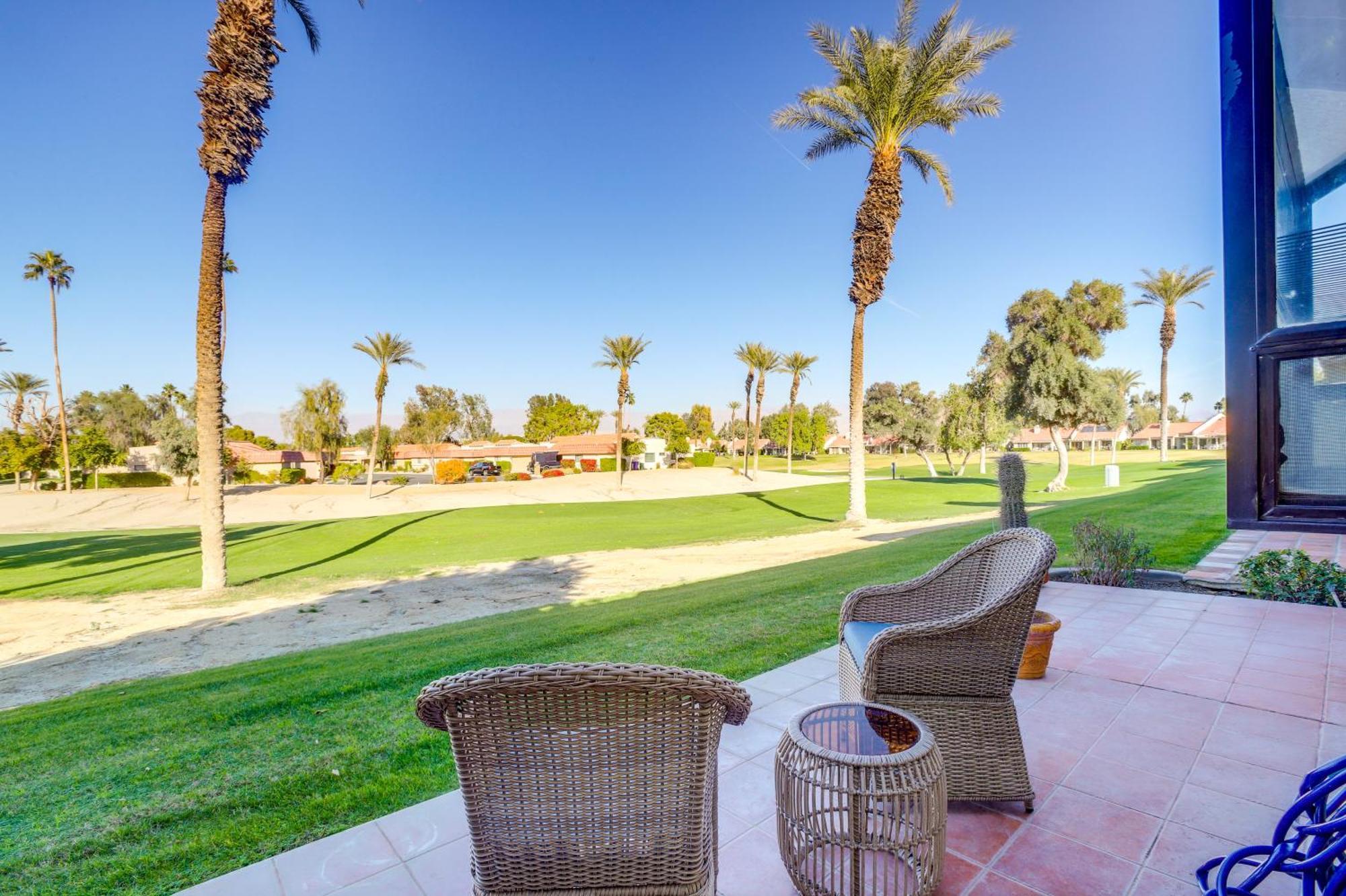With Golf And Mountain Views! Holiday home Palm Desert