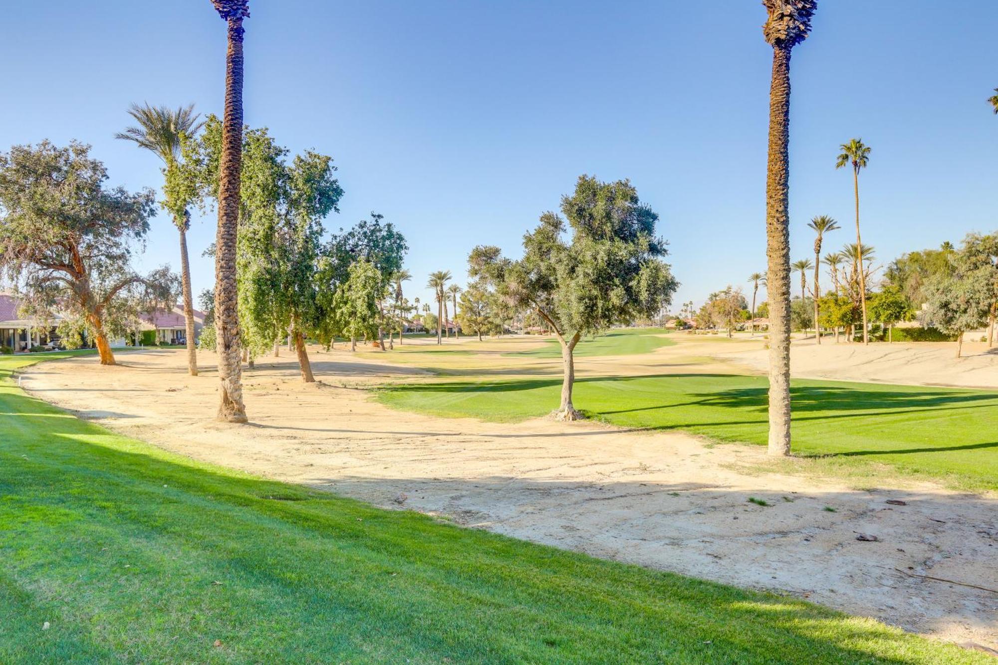 With Golf And Mountain Views! *