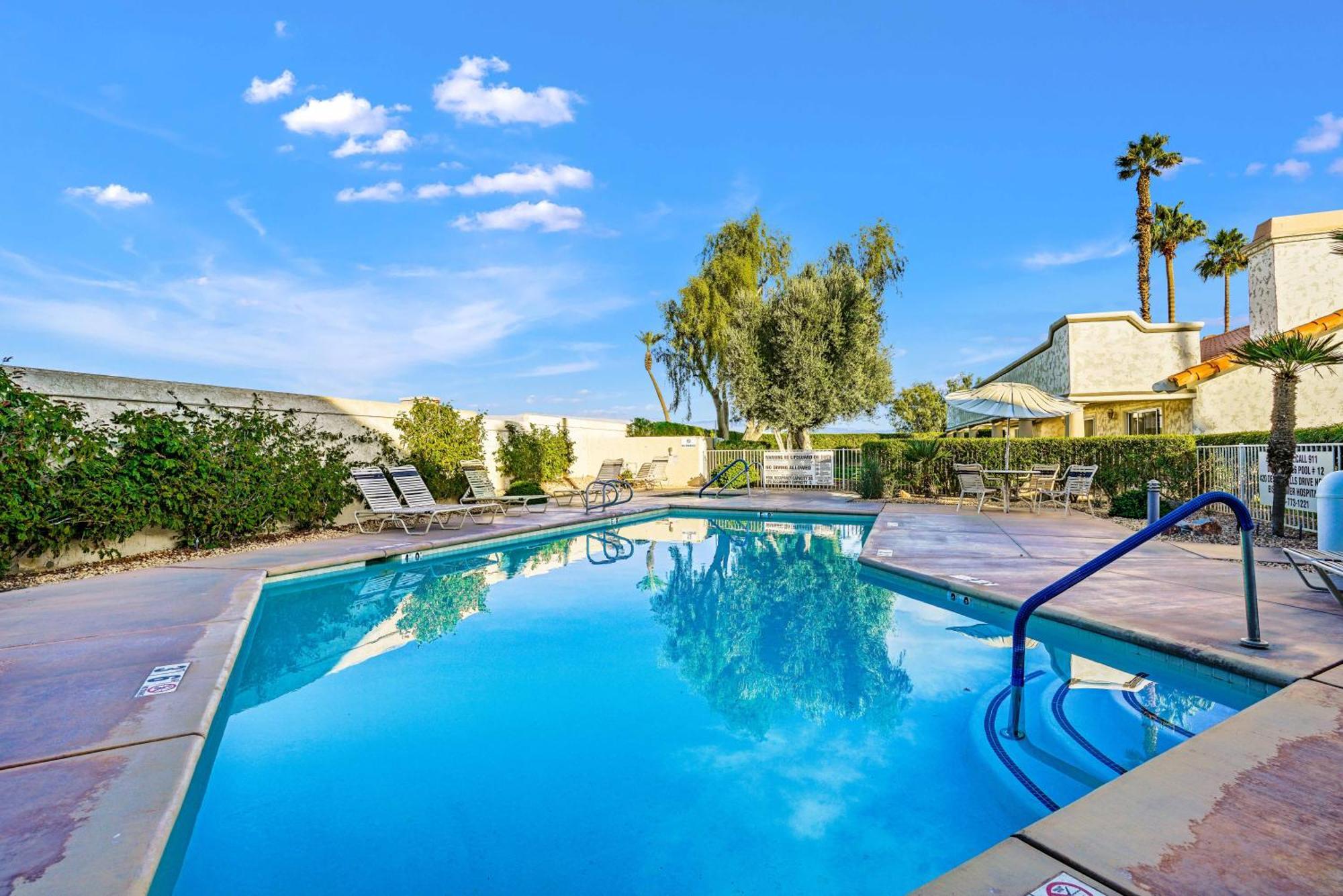 Idyll In The Desert - Immaculate Getaway Apartment