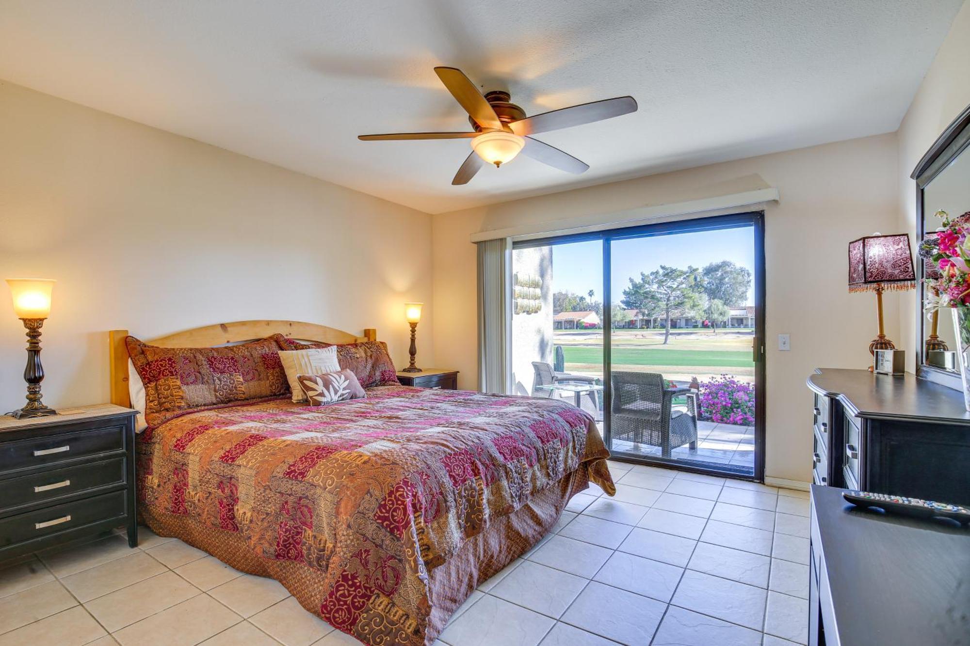 With Patio And Golf Course Views! Apartment *