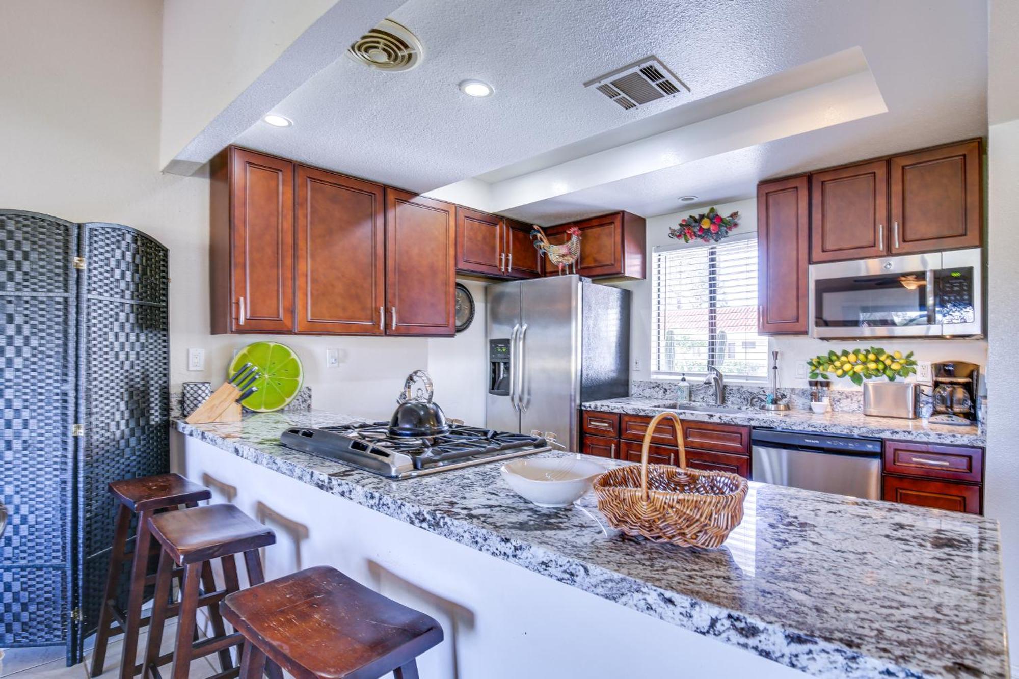 Apartment With Patio And Golf Course Views! Palm Desert