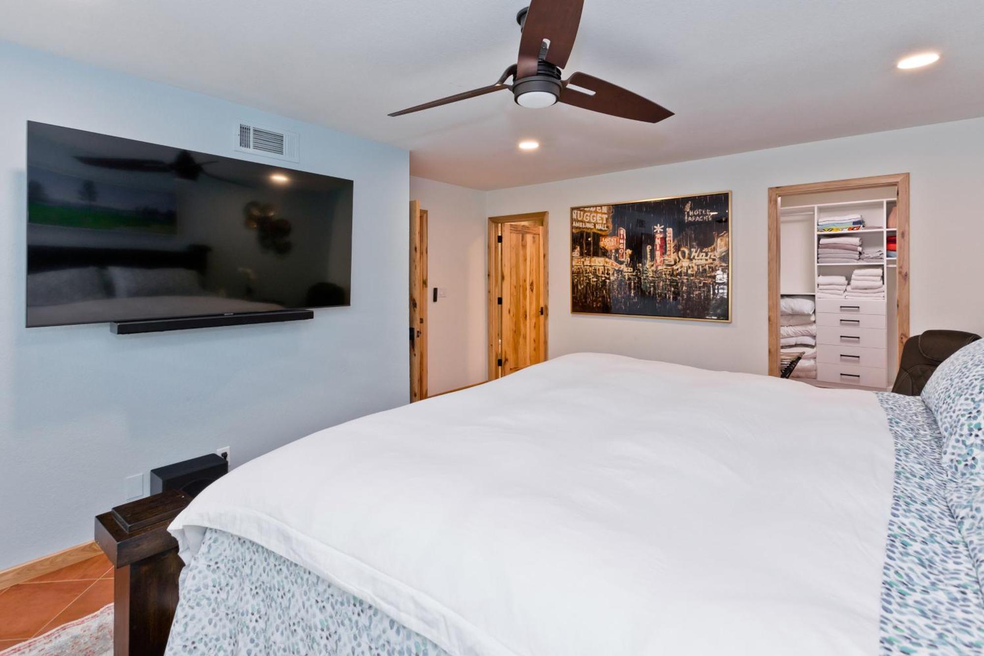 Spectacular With Private Golf Privileges Includes Golf Cart On Monterey Country Club !! Holiday home
