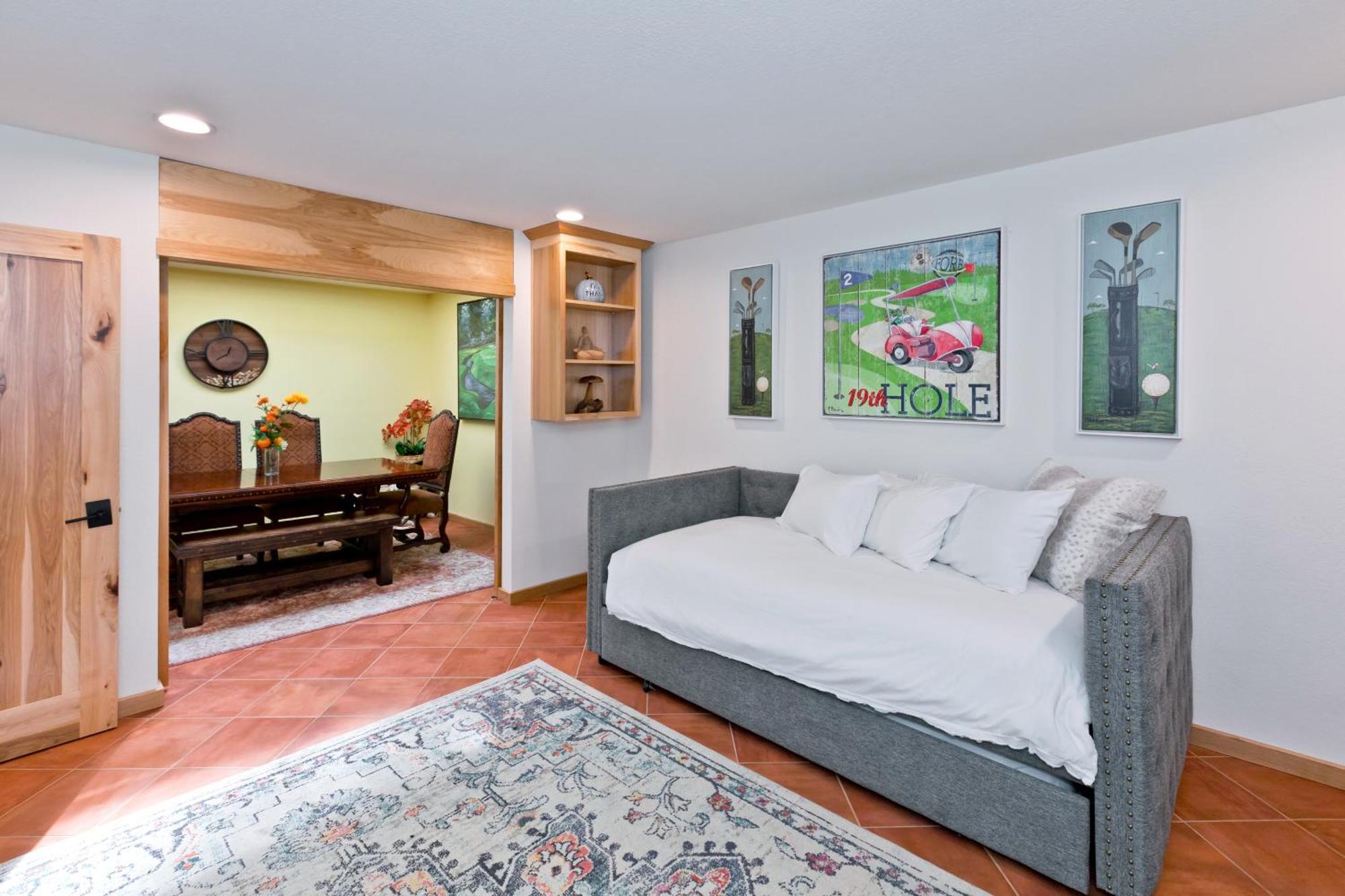 Holiday home Spectacular With Private Golf Privileges Includes Golf Cart On Monterey Country Club !! Palm Desert