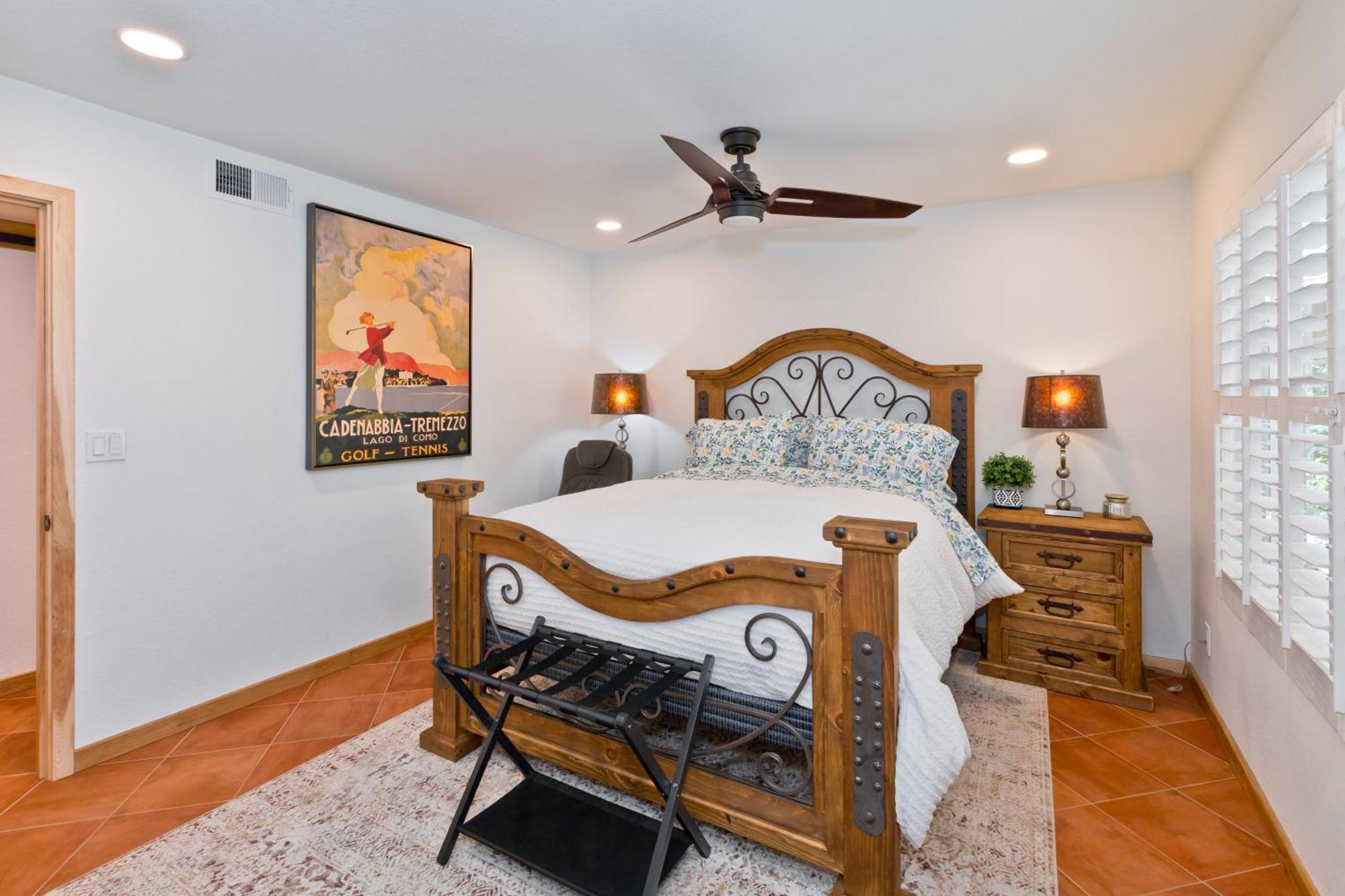 Spectacular With Private Golf Privileges Includes Golf Cart On Monterey Country Club !! * Palm Desert