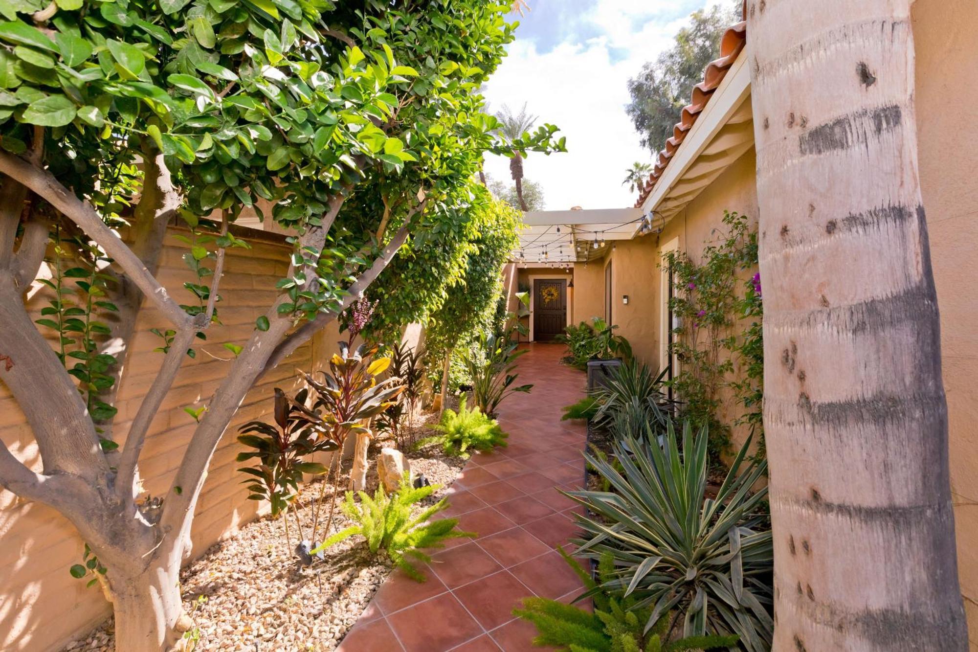 Holiday home Spectacular With Private Golf Privileges Includes Golf Cart On Monterey Country Club !!