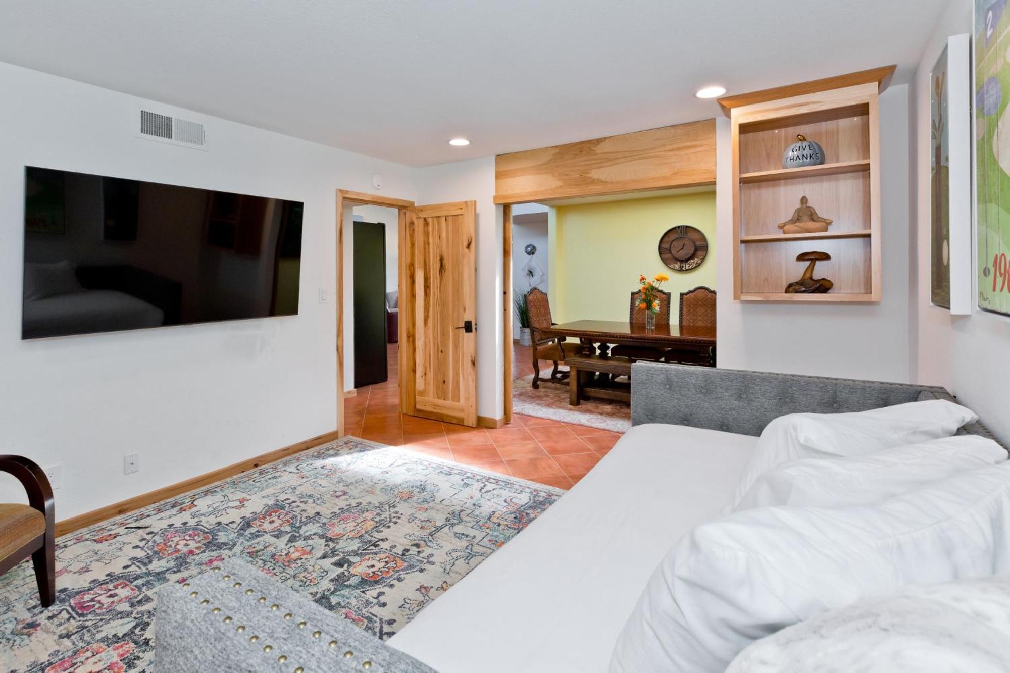 Holiday home Spectacular With Private Golf Privileges Includes Golf Cart On Monterey Country Club !!