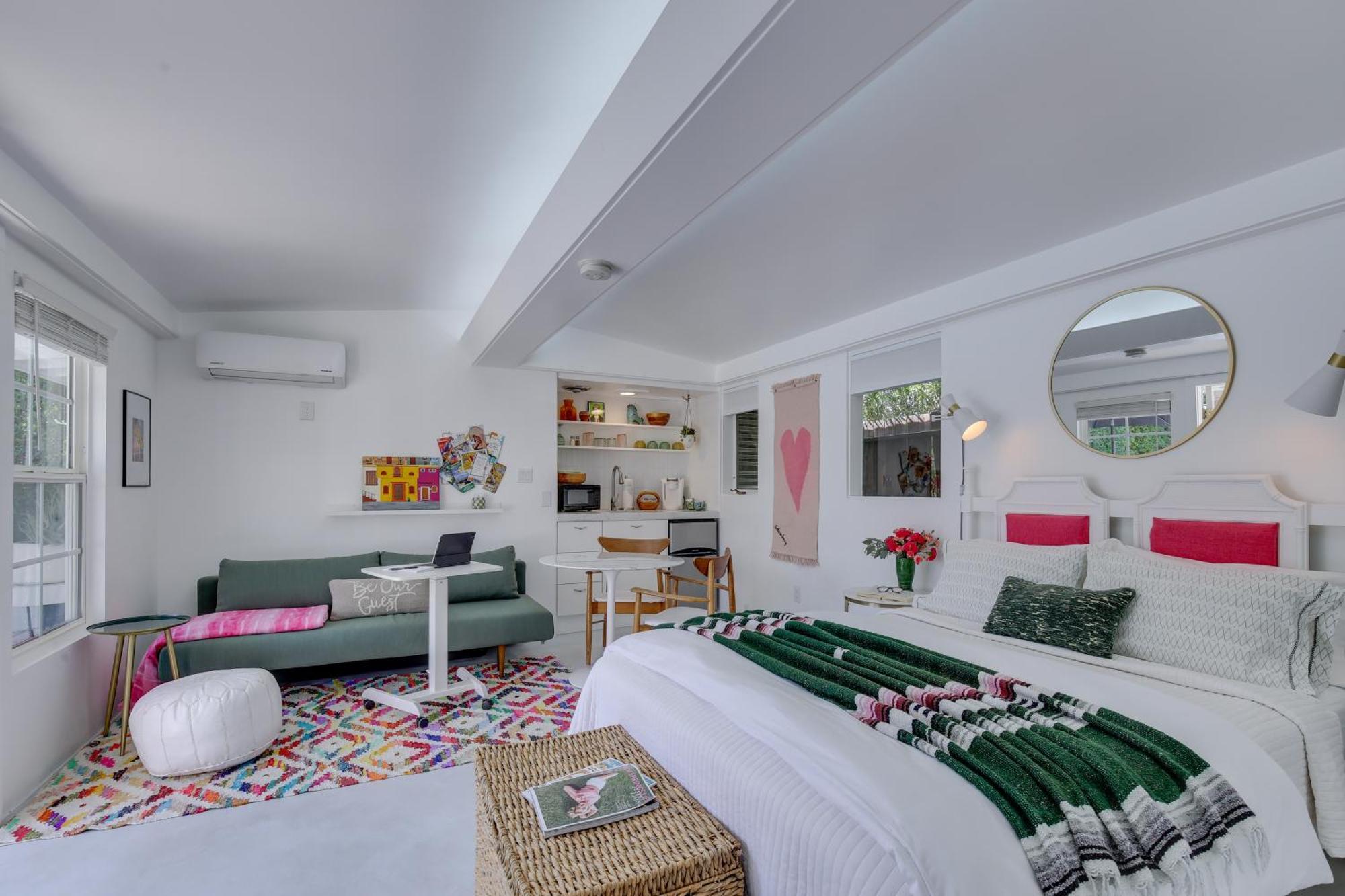 5 Blocks To El Paseo Casita With Pool Apartment Palm Desert