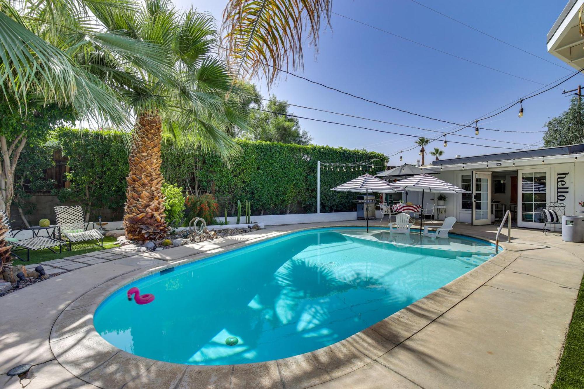 5 Blocks To El Paseo Casita With Pool Apartment